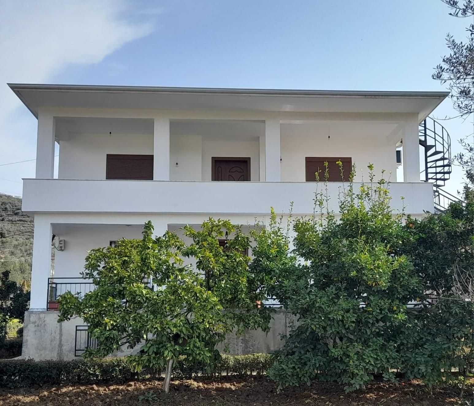 Villa Besart Berat Eksteriør bilde
